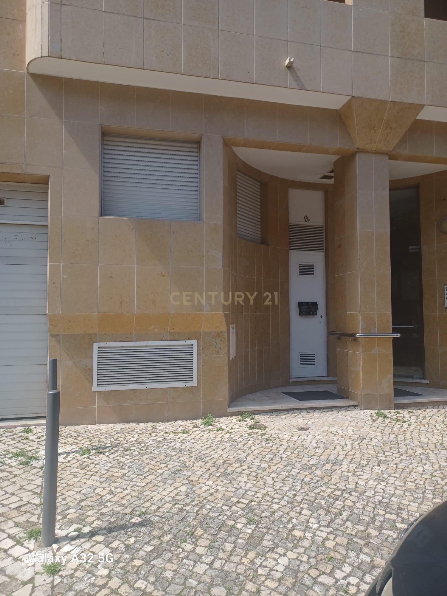 Apartamento T0 em Rua José Farinha Carnide, Telheiras - Image 17
