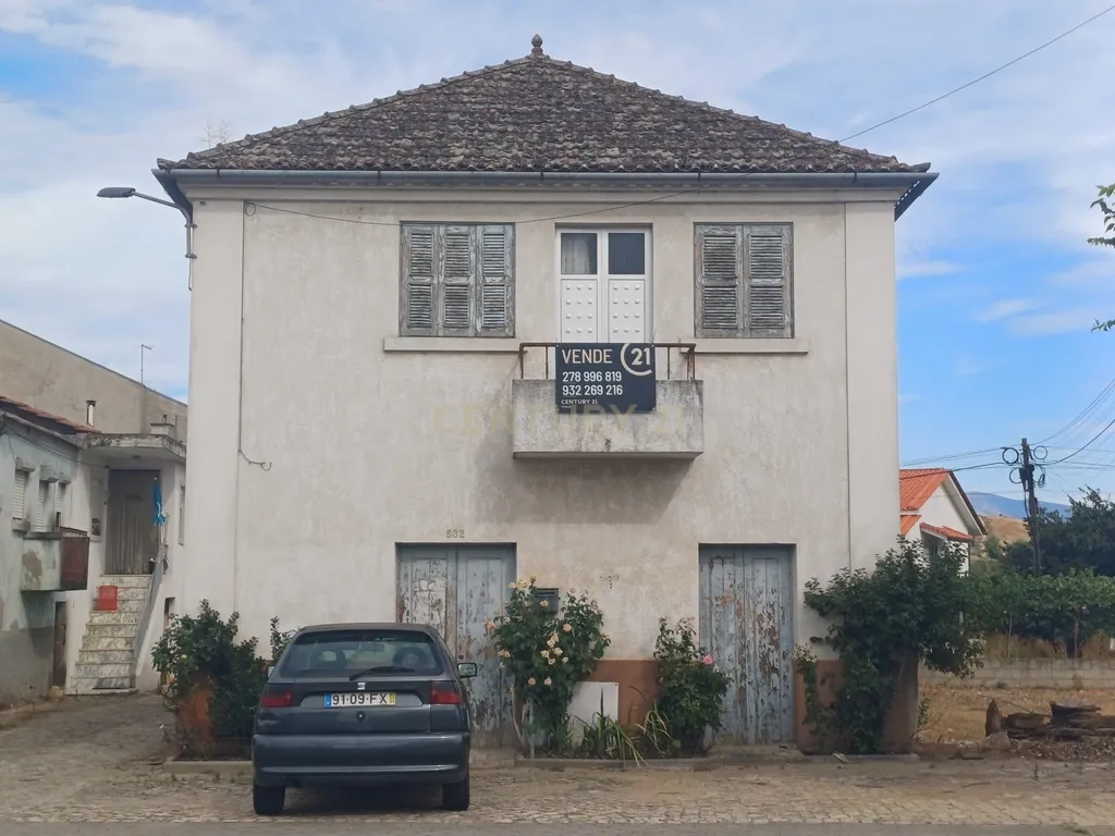 Moradia para remodelar em Vila Nova das Patas - Image 2