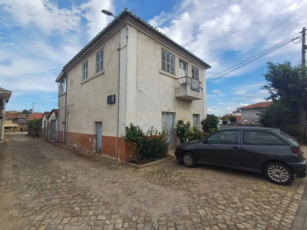 Moradia para remodelar em Vila Nova das Patas - Image 7