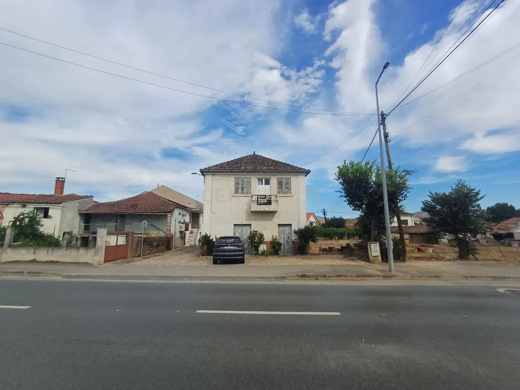 Moradia para remodelar em Vila Nova das Patas - Image 6