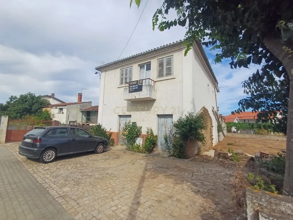 Moradia para remodelar em Vila Nova das Patas - Image 3