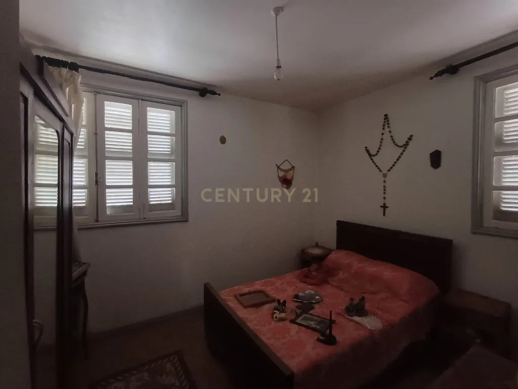 Moradia para remodelar em Vila Nova das Patas - Image 17