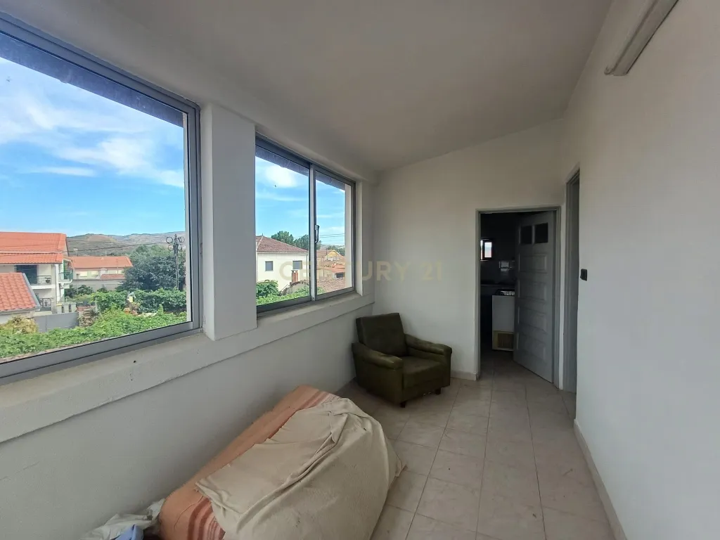 Moradia para remodelar em Vila Nova das Patas - Image 18