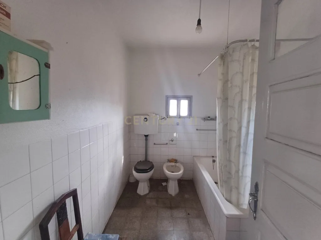 Moradia para remodelar em Vila Nova das Patas - Image 15