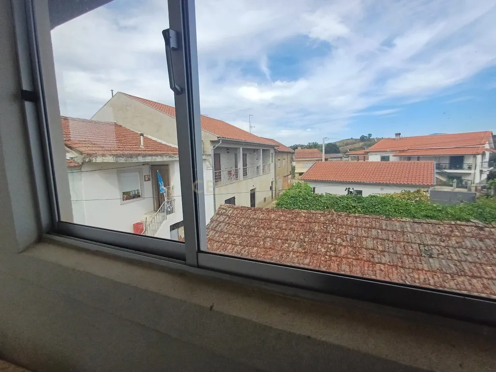 Moradia para remodelar em Vila Nova das Patas - Image 19