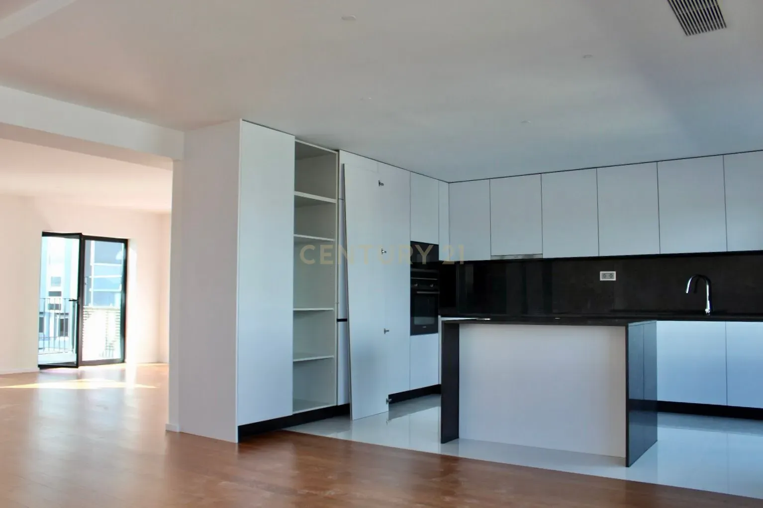 Duplex T2 Luxo Novo a Estrear no Centro De Lisboa - Image 4