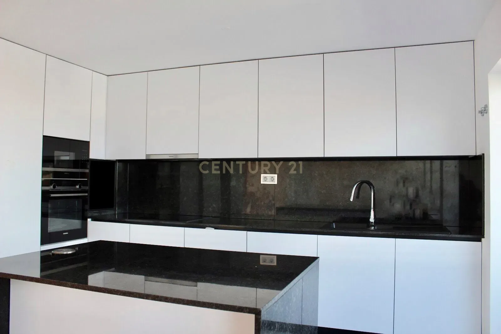 Duplex T2 Luxo Novo a Estrear no Centro De Lisboa - Image 12
