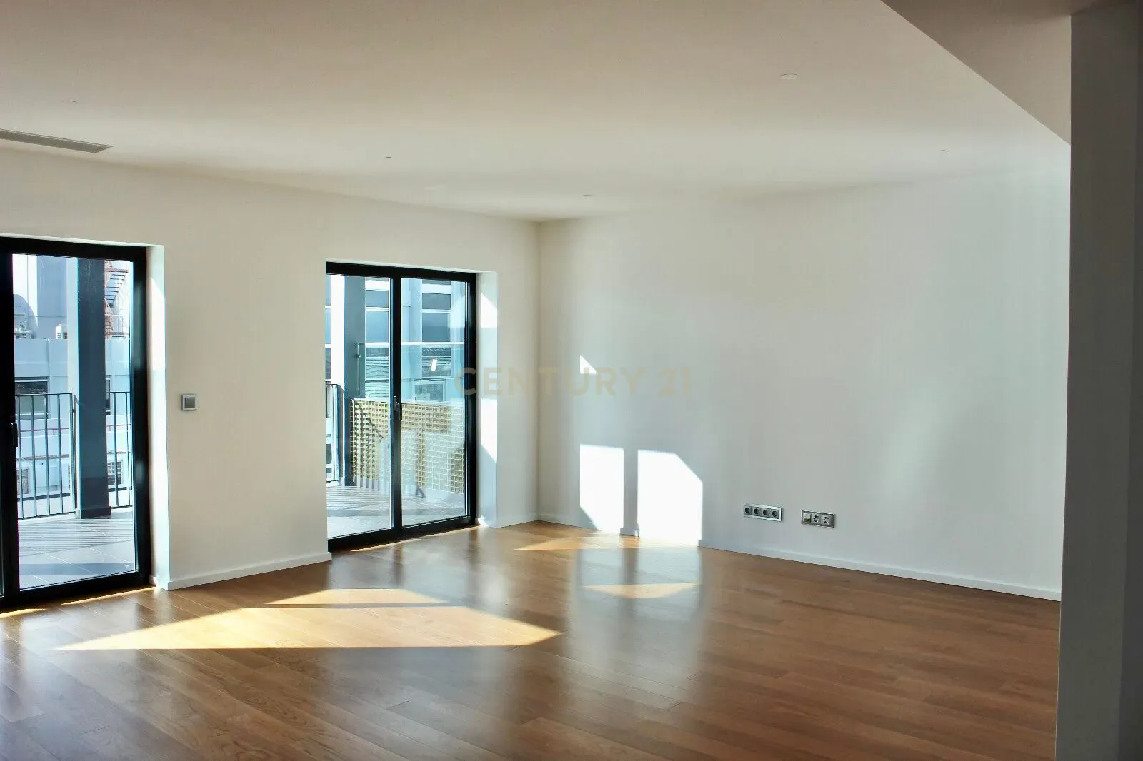 Duplex T2 Luxo Novo a Estrear no Centro De Lisboa - Image 10