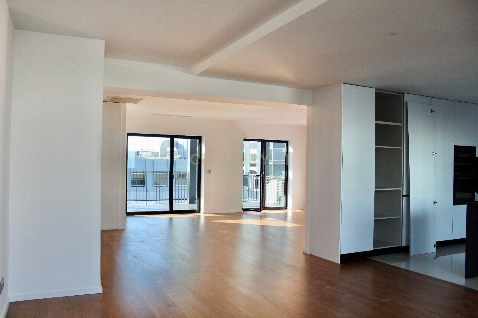 Duplex T2 Luxo Novo a Estrear no Centro De Lisboa - Image 3