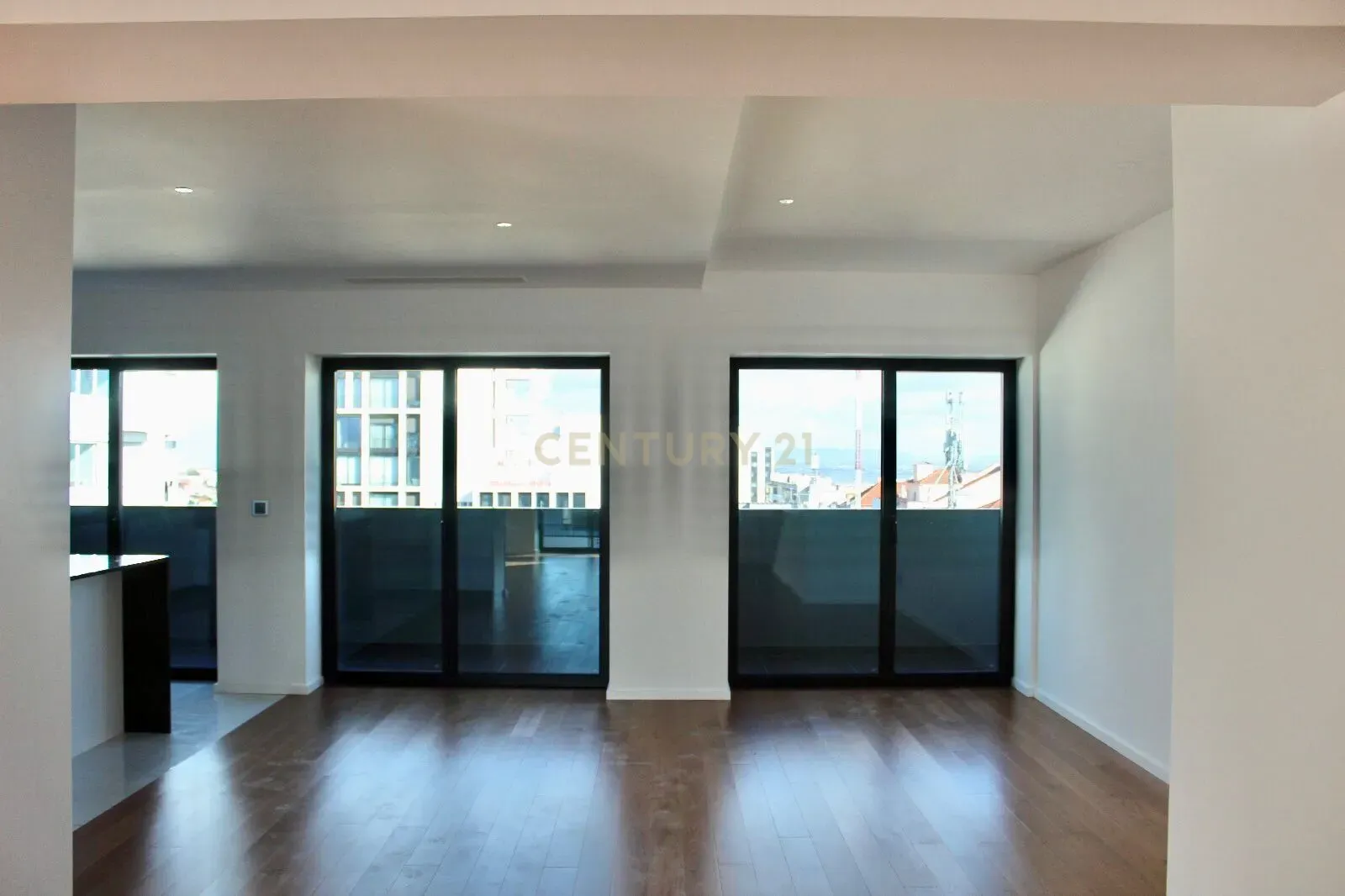 Duplex T2 Luxo Novo a Estrear no Centro De Lisboa - Image 8