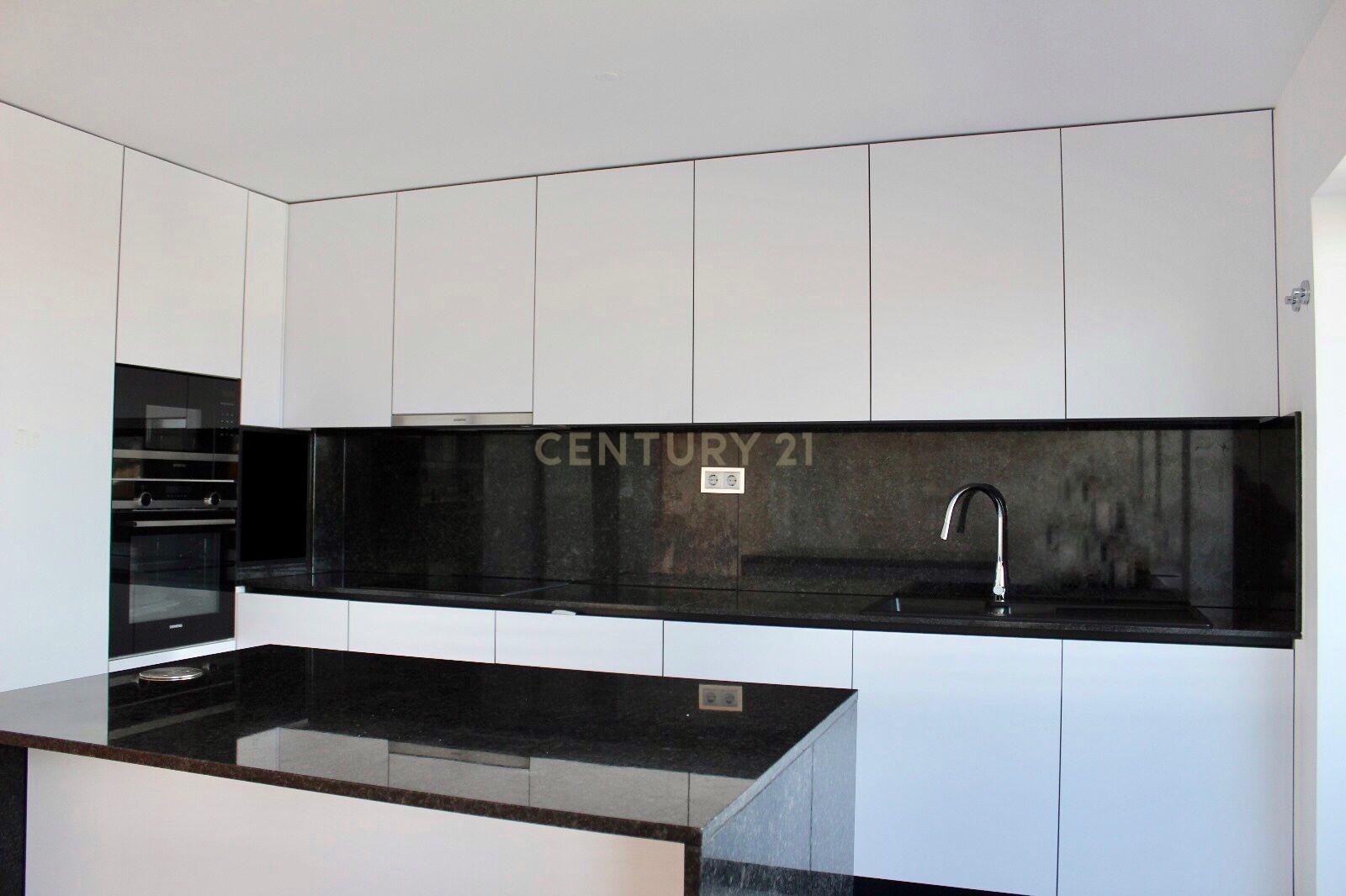 Duplex T2 Luxo Novo a Estrear no Centro De Lisboa - Image 15