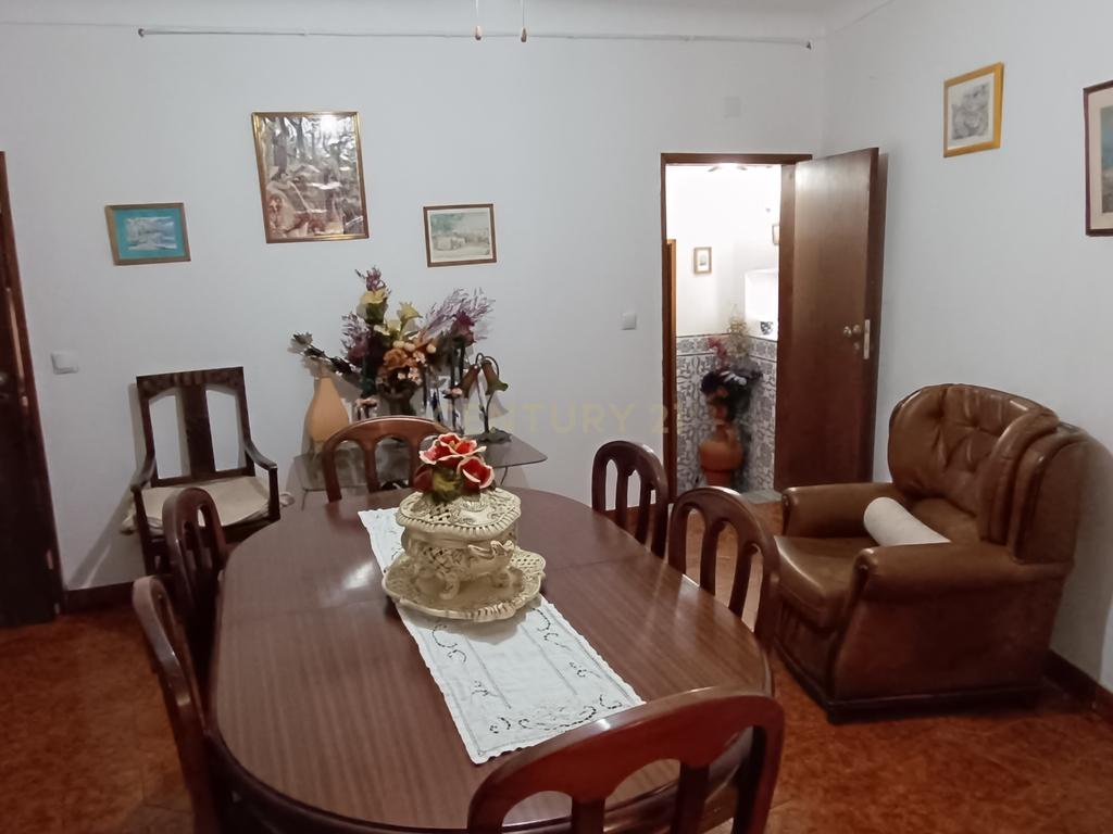 Oportunidade Única no Coração do Centro Histórico de Elvas - Image 7