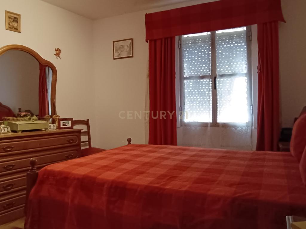 Oportunidade Única no Coração do Centro Histórico de Elvas - Image 8