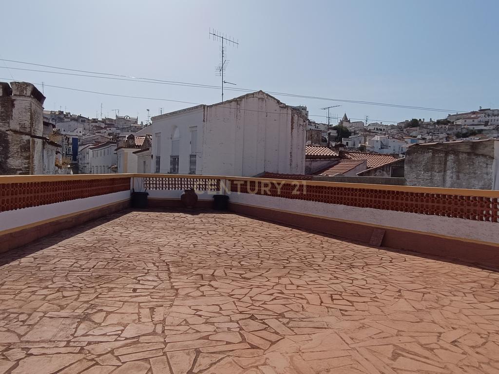 Oportunidade Única no Coração do Centro Histórico de Elvas - Image 13
