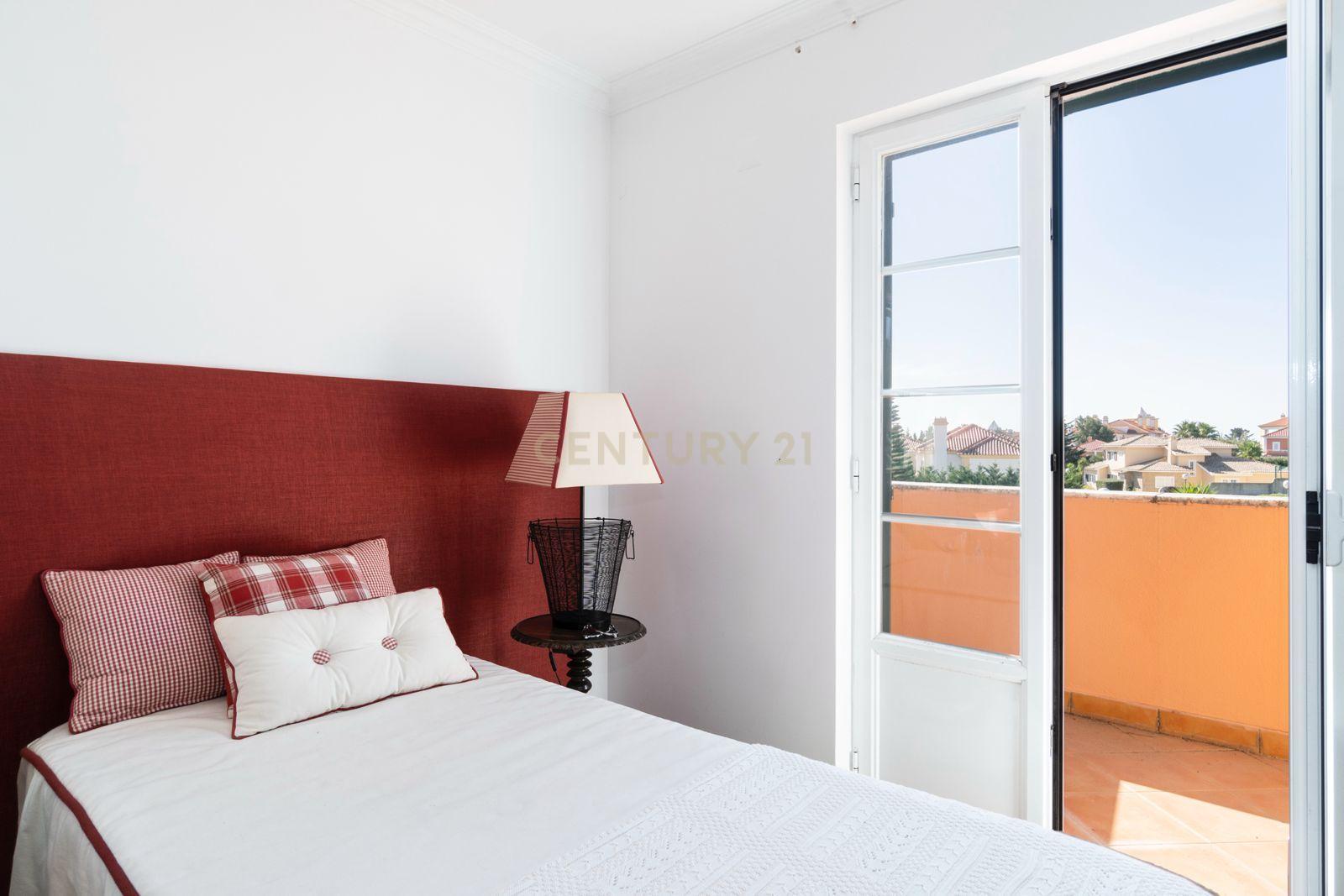 Moradia T6 Isolada | Garagem e Piscina Coberta e Aquecida | Quinta da Beloura I - Image 22