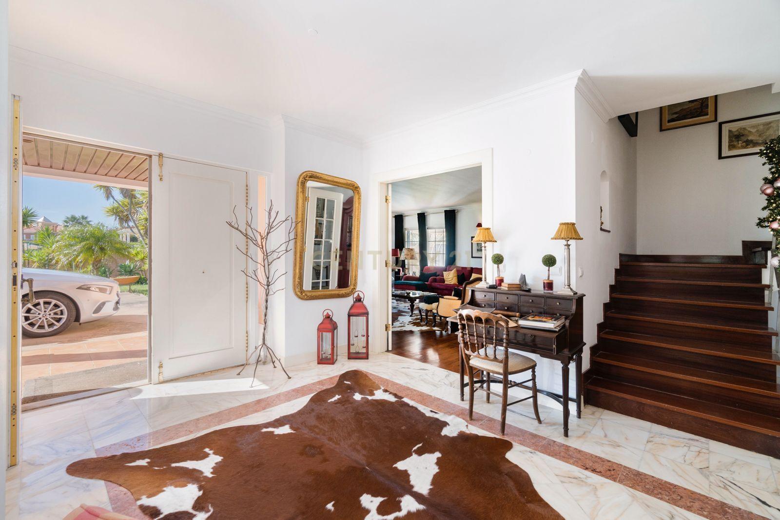 Moradia T6 Isolada | Garagem e Piscina Coberta e Aquecida | Quinta da Beloura I - Image 11