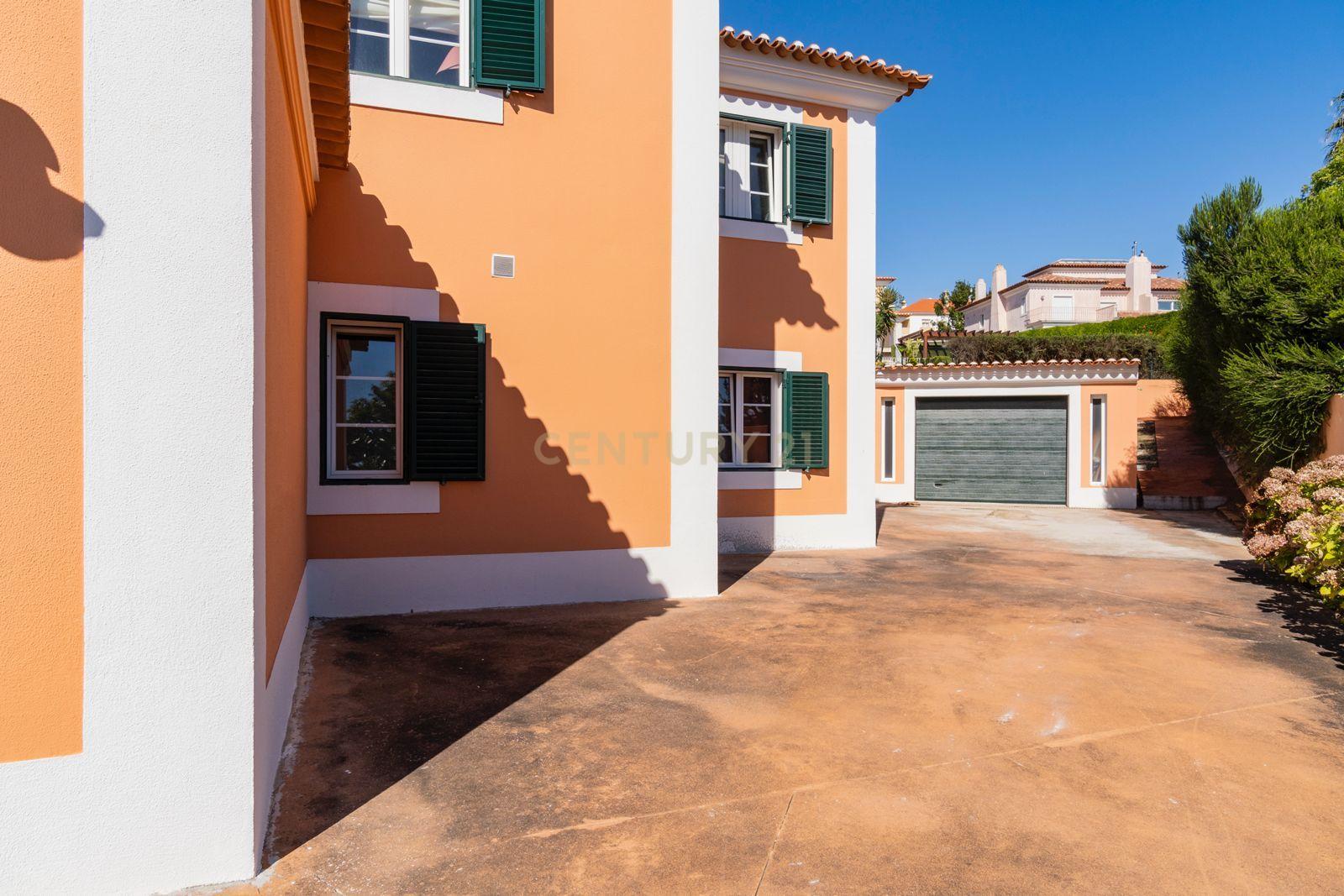 Moradia T6 Isolada | Garagem e Piscina Coberta e Aquecida | Quinta da Beloura I - Image 40