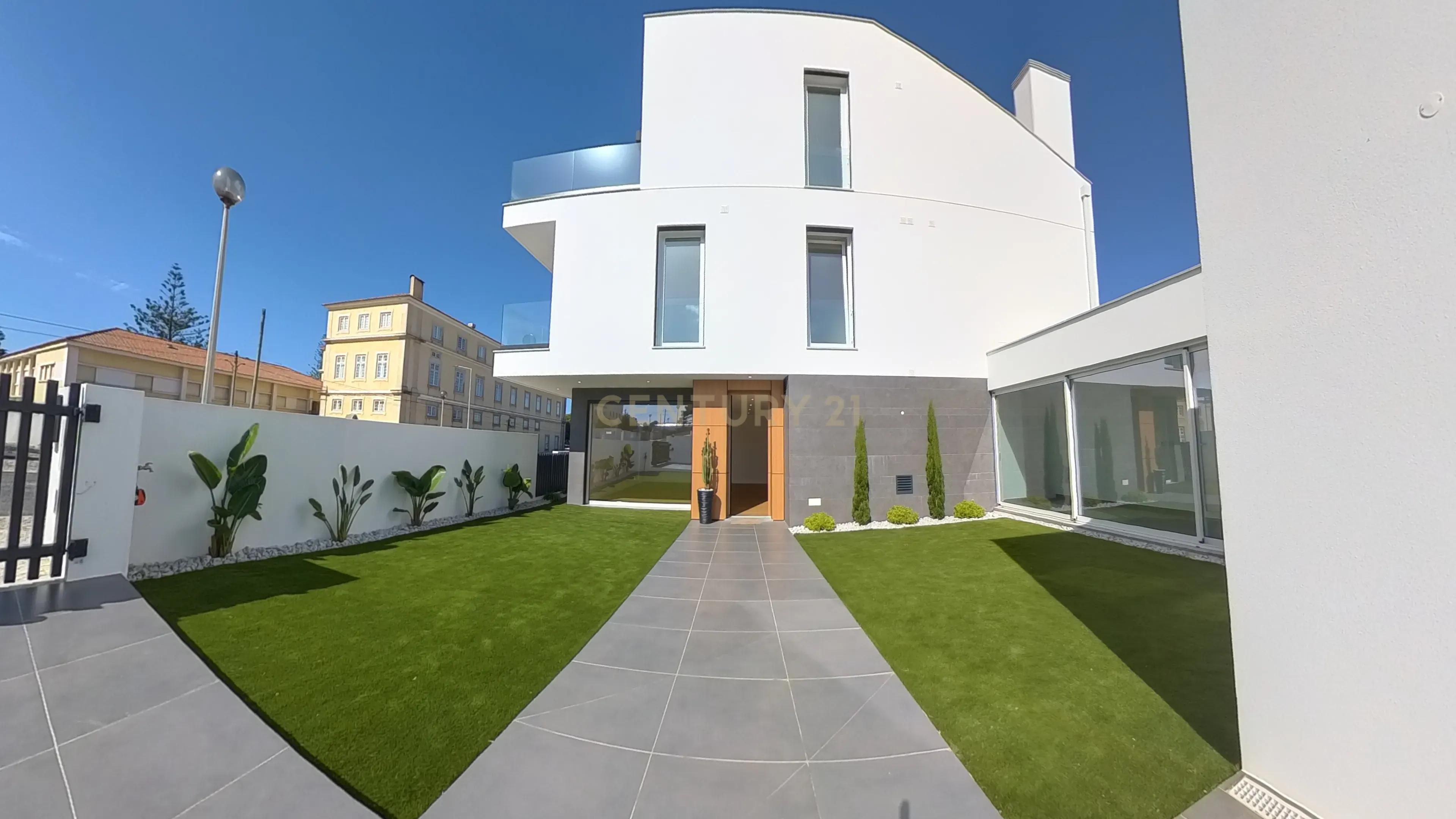 Moradia - Image 1