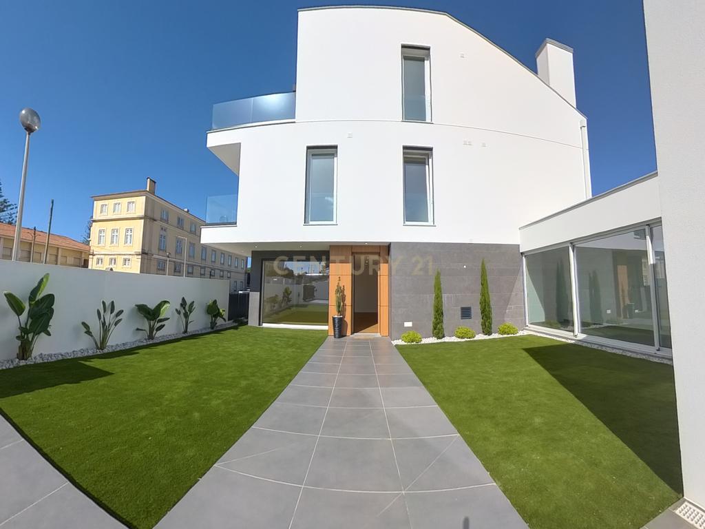 Moradia - Image 1