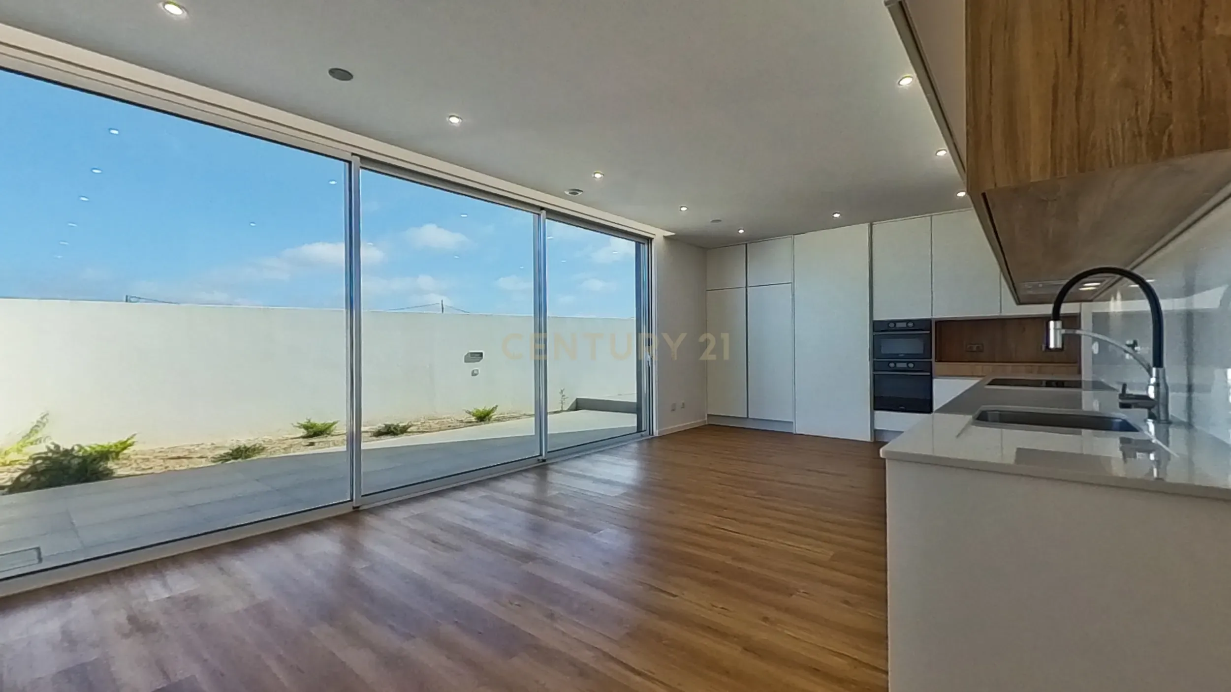 Moradia - Image 7