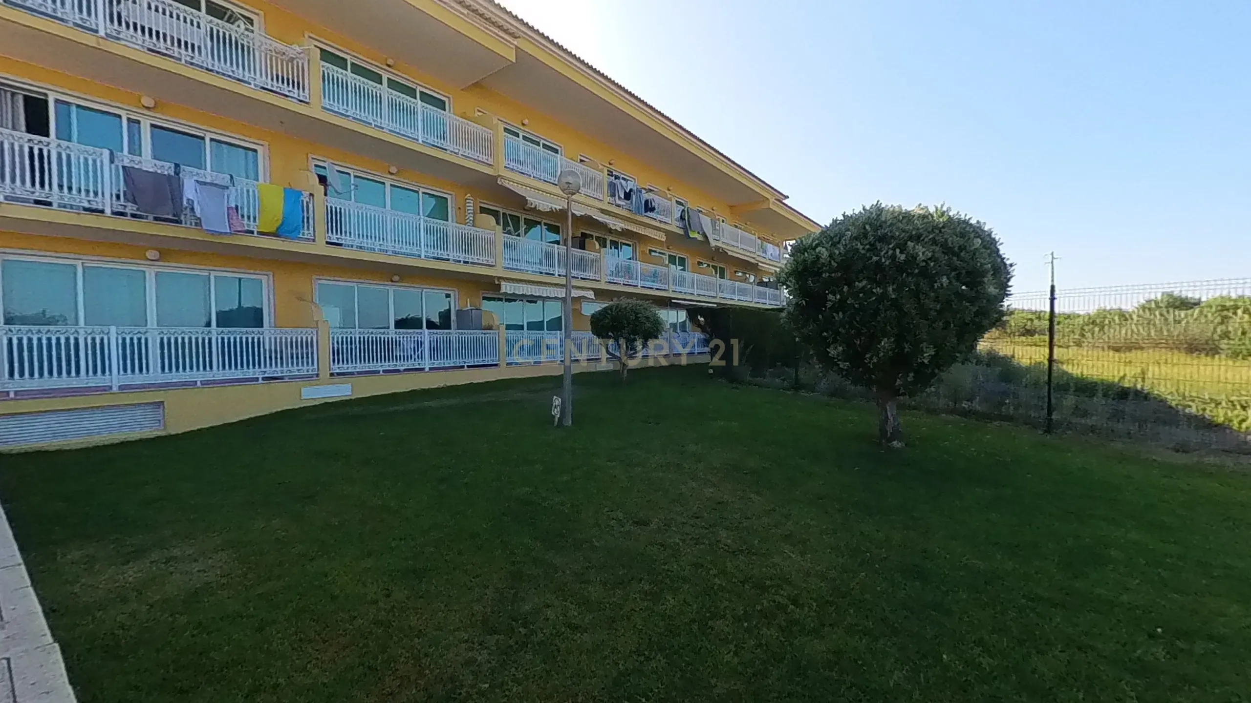 Apartamento T0 em Condomínio Fechado - Santa Cruz - Image 16