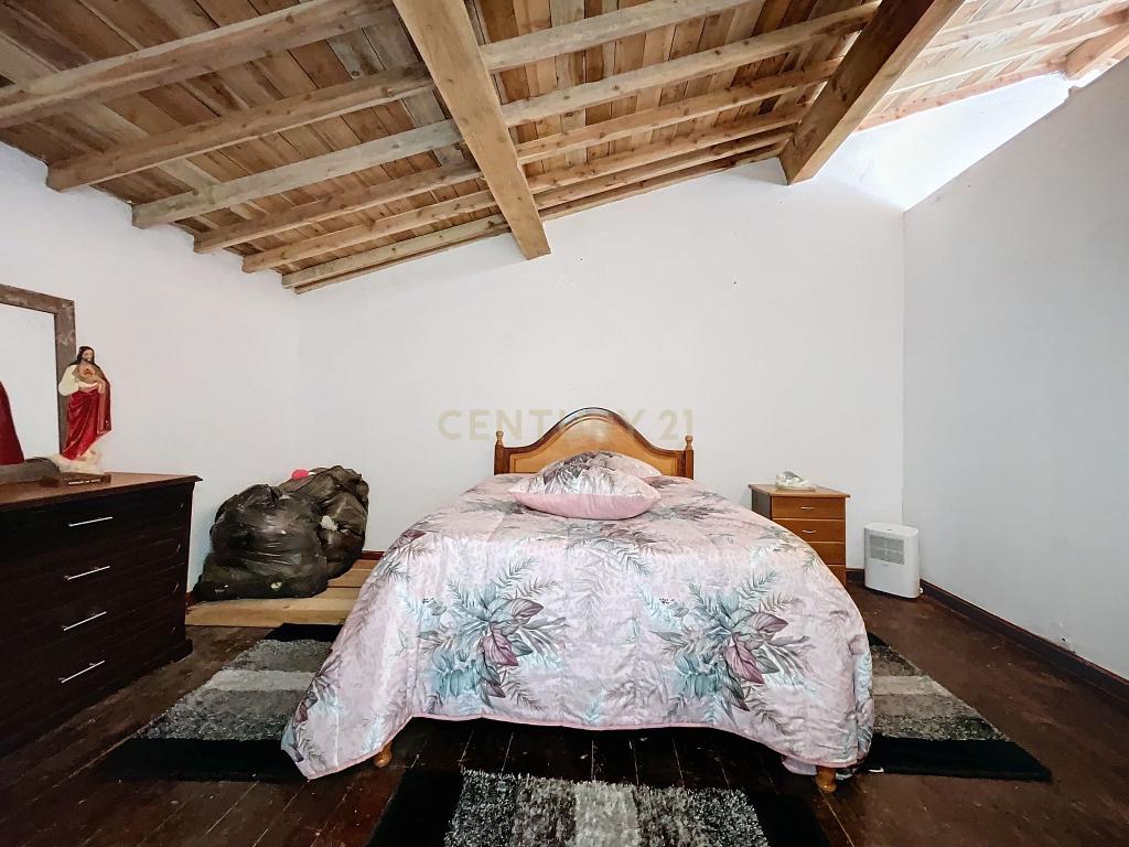 Casa no Centro da Ribeira Grande - Oportunidade Única! - Image 7
