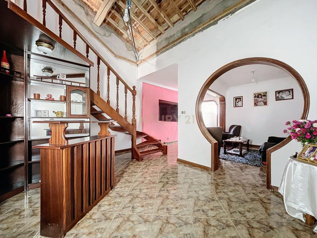 Casa no Centro da Ribeira Grande - Oportunidade Única! - Image 9