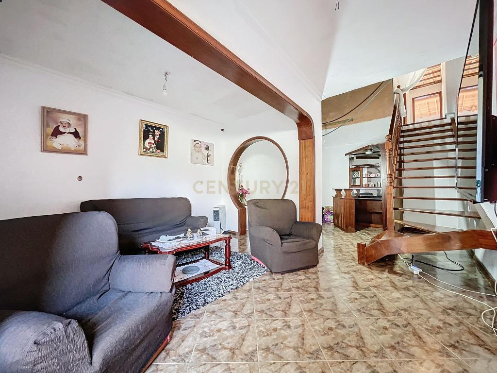 Casa no Centro da Ribeira Grande - Oportunidade Única! - Image 10