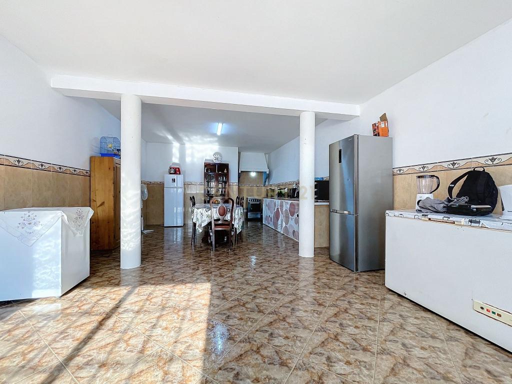 Casa no Centro da Ribeira Grande - Oportunidade Única! - Image 12