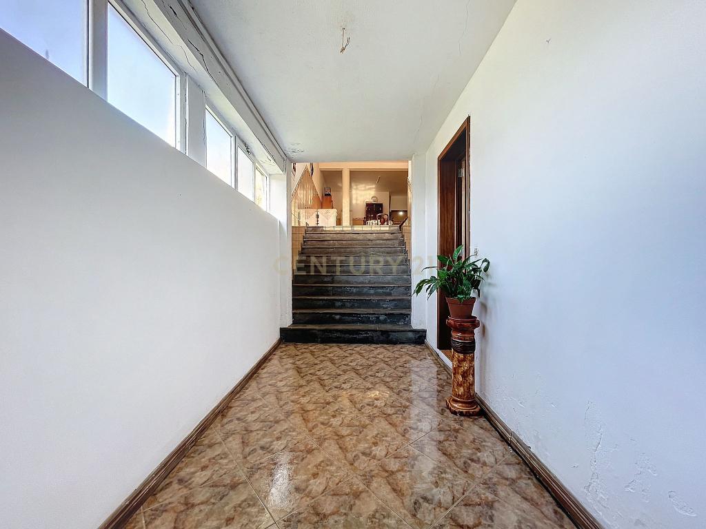 Casa no Centro da Ribeira Grande - Oportunidade Única! - Image 13