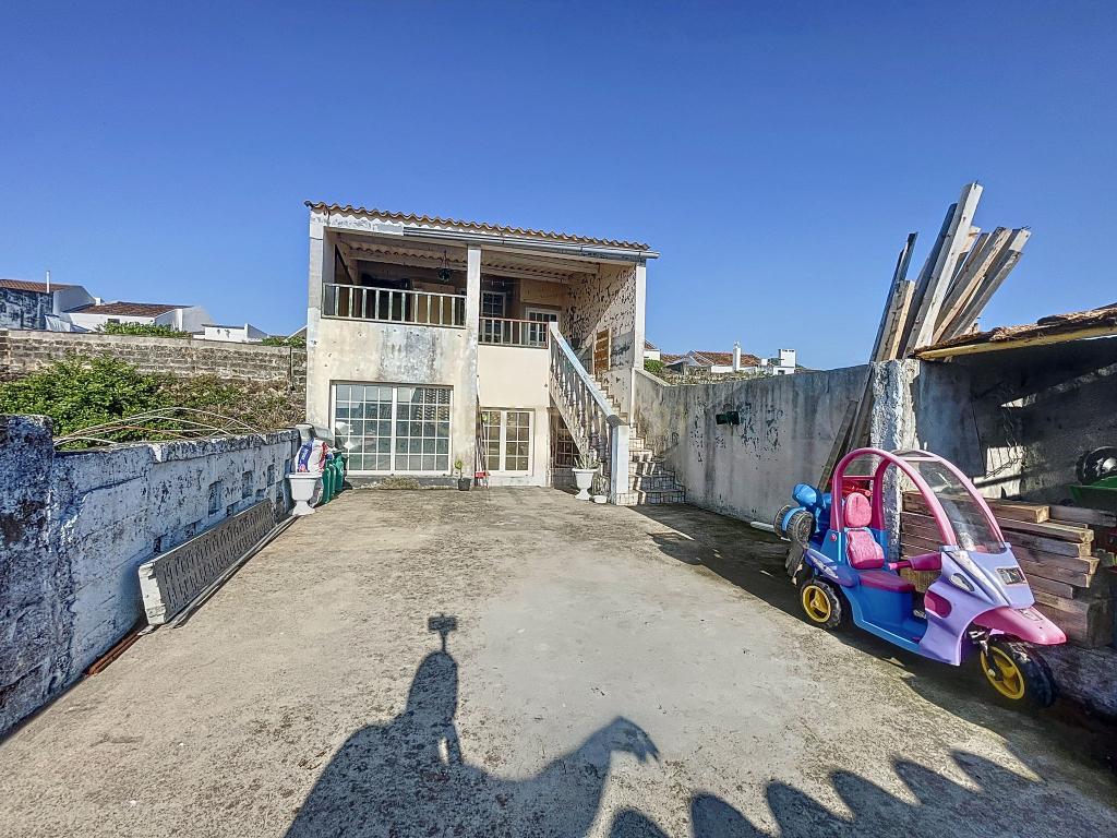 Casa no Centro da Ribeira Grande - Oportunidade Única! - Image 16