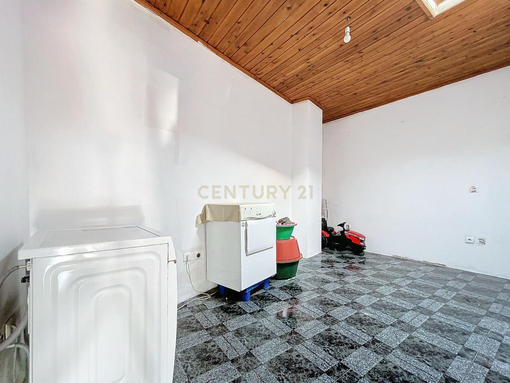 Casa no Centro da Ribeira Grande - Oportunidade Única! - Image 20