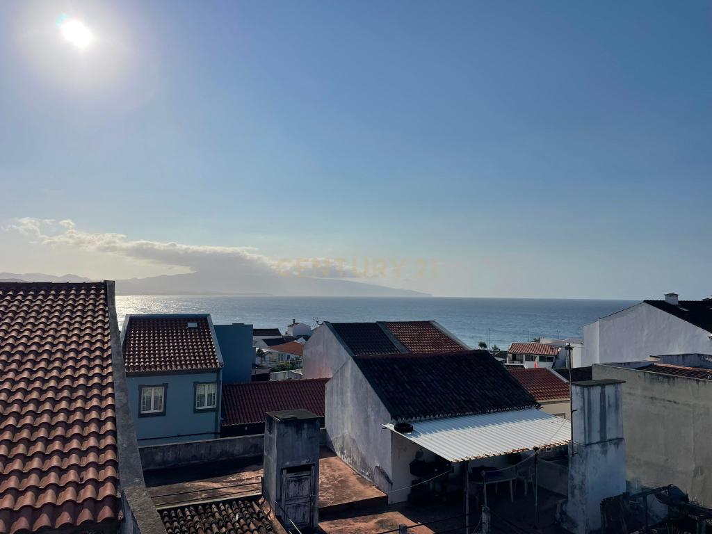 Casa no Centro da Ribeira Grande - Oportunidade Única! - Image 25