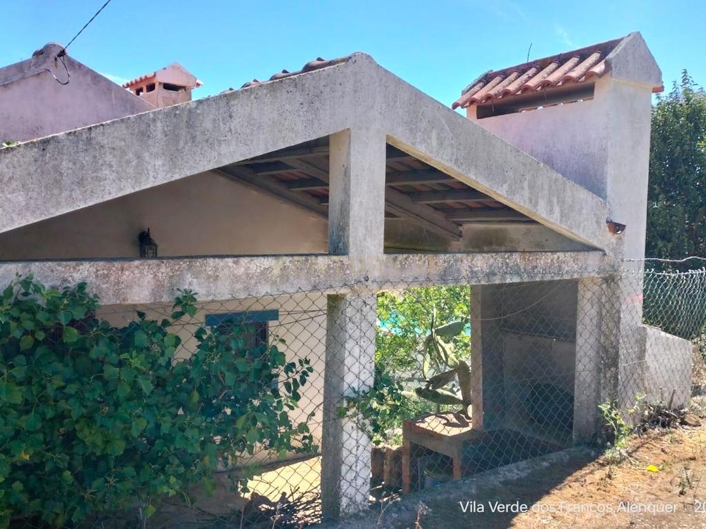 Moradia típica na Serra de Montejunto – Ideal para viver ou investir em turismo rural - Image 7