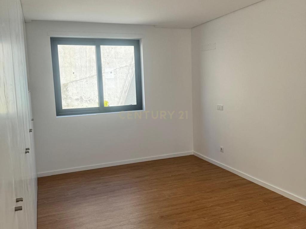 Moradia em Construção para venda em Paranhos - Image 8