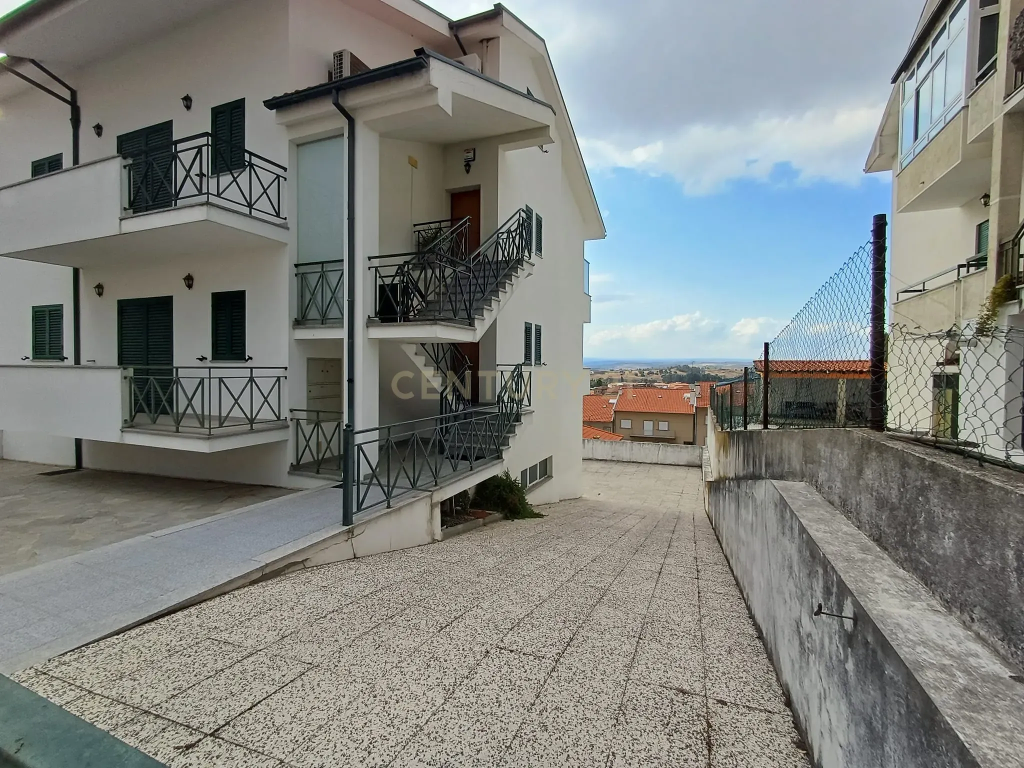 T3 Duplex em Urbanização Quinta das Heras - Image 7