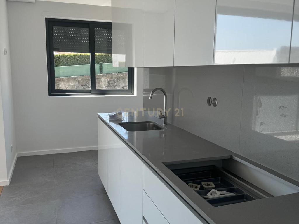 Moradia em Construção para venda em Paranhos - Image 7
