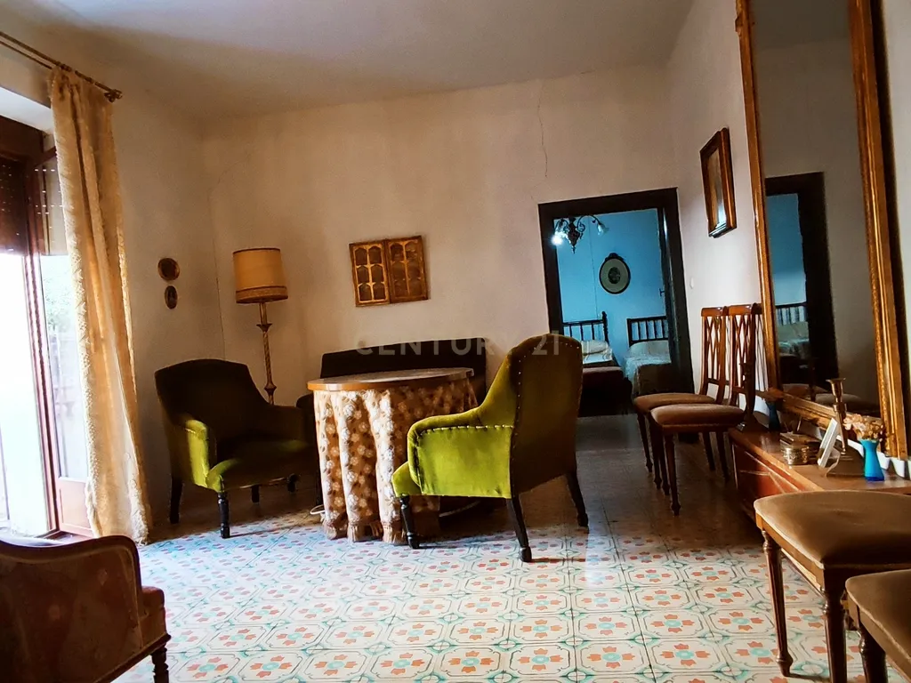 Casa com grande potencial no coração de Trujillo: ideal para morar ou investir - Image 16