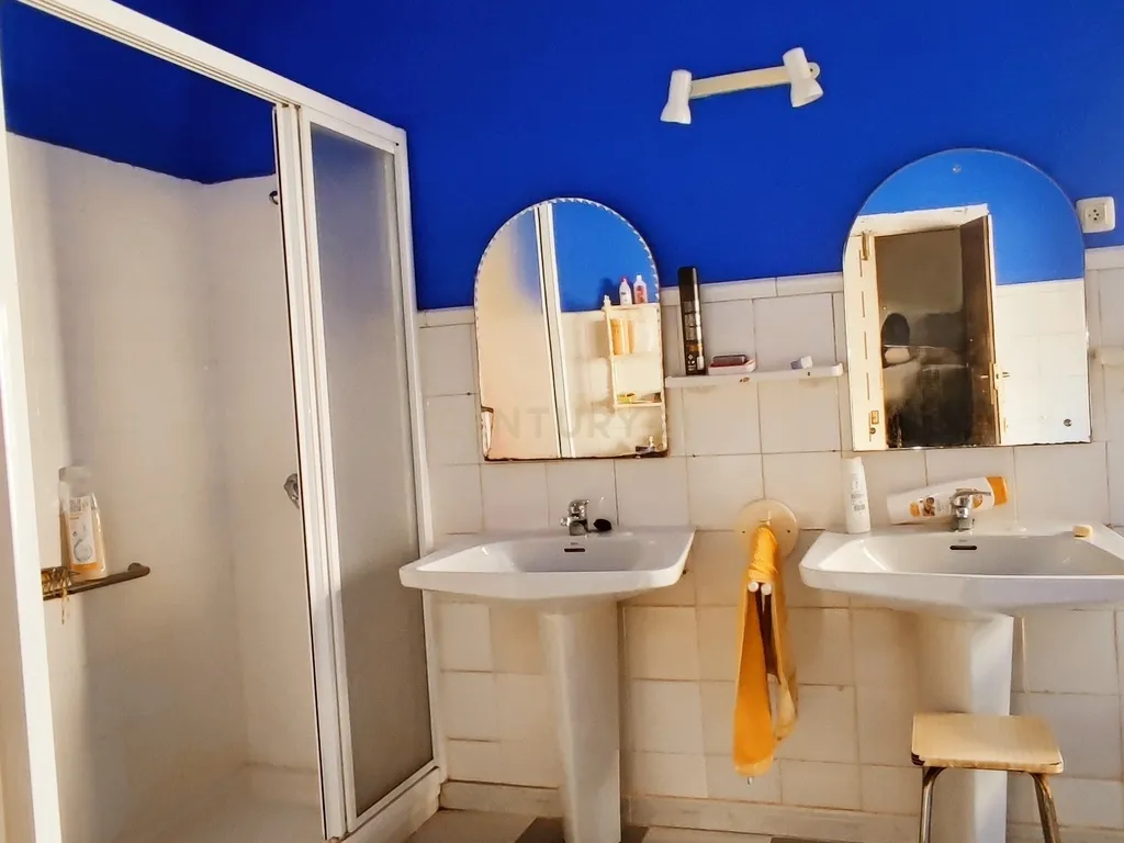 Casa com grande potencial no coração de Trujillo: ideal para morar ou investir - Image 28
