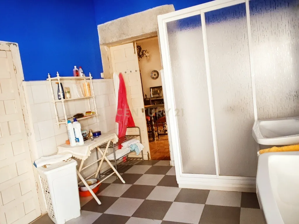 Casa com grande potencial no coração de Trujillo: ideal para morar ou investir - Image 29