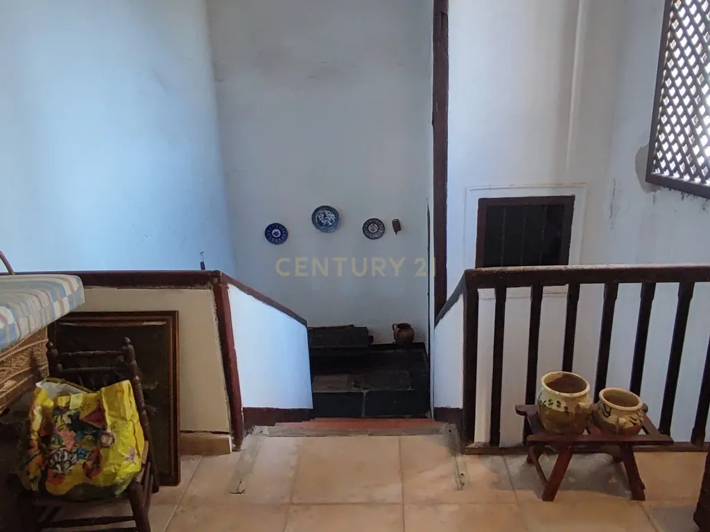 Casa com grande potencial no coração de Trujillo: ideal para morar ou investir - Image 38