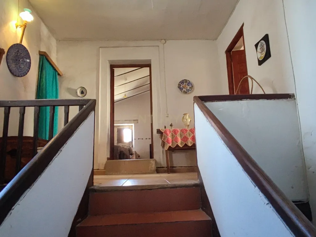 Casa com grande potencial no coração de Trujillo: ideal para morar ou investir - Image 37