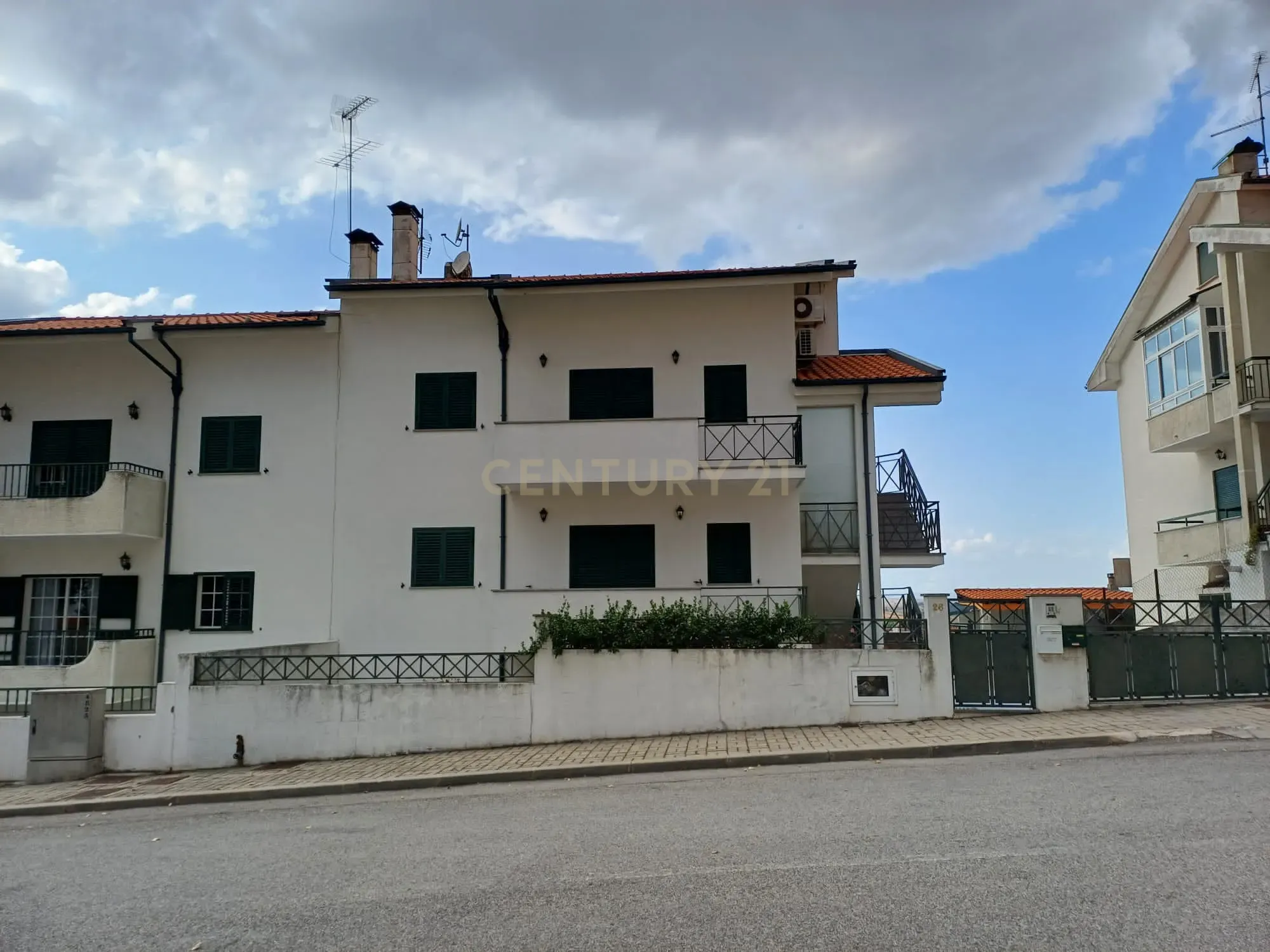 T3 Duplex em Urbanização Quinta das Heras - Image 6