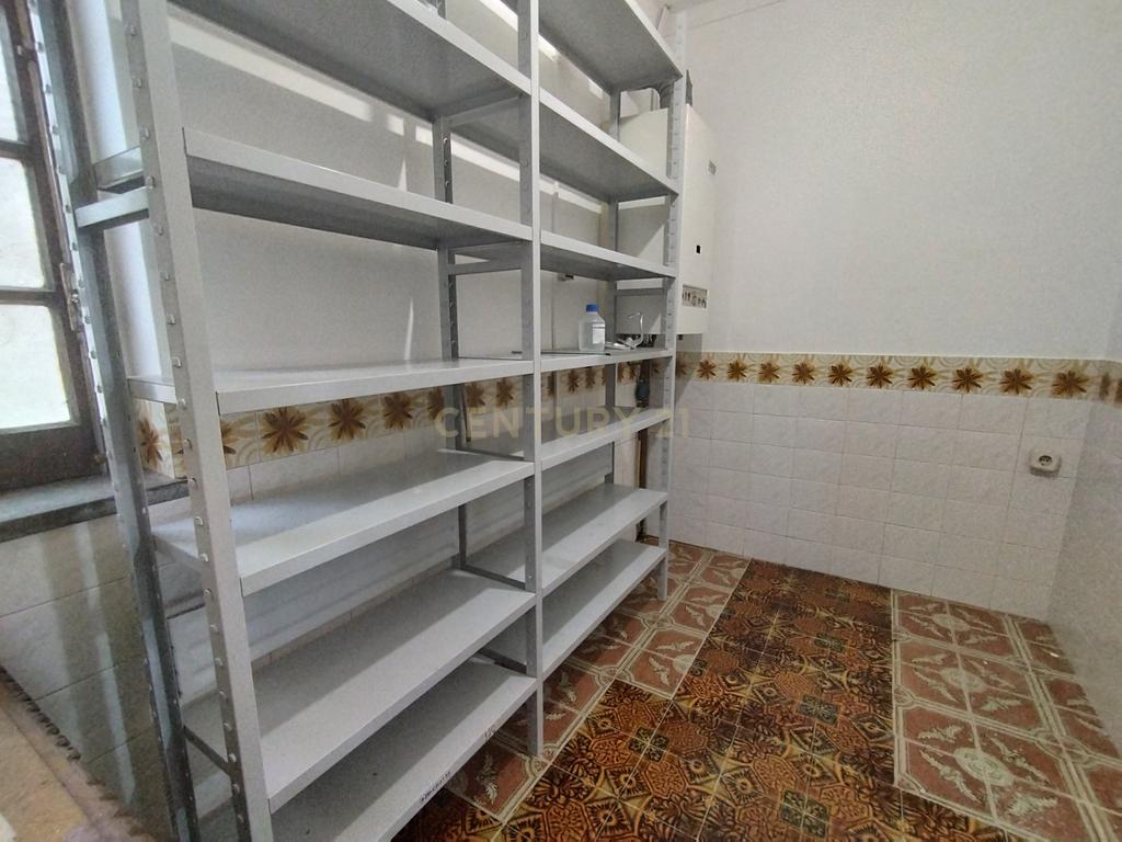 Moradia T4, usada, para venda em Torres Vedras. - Image 3