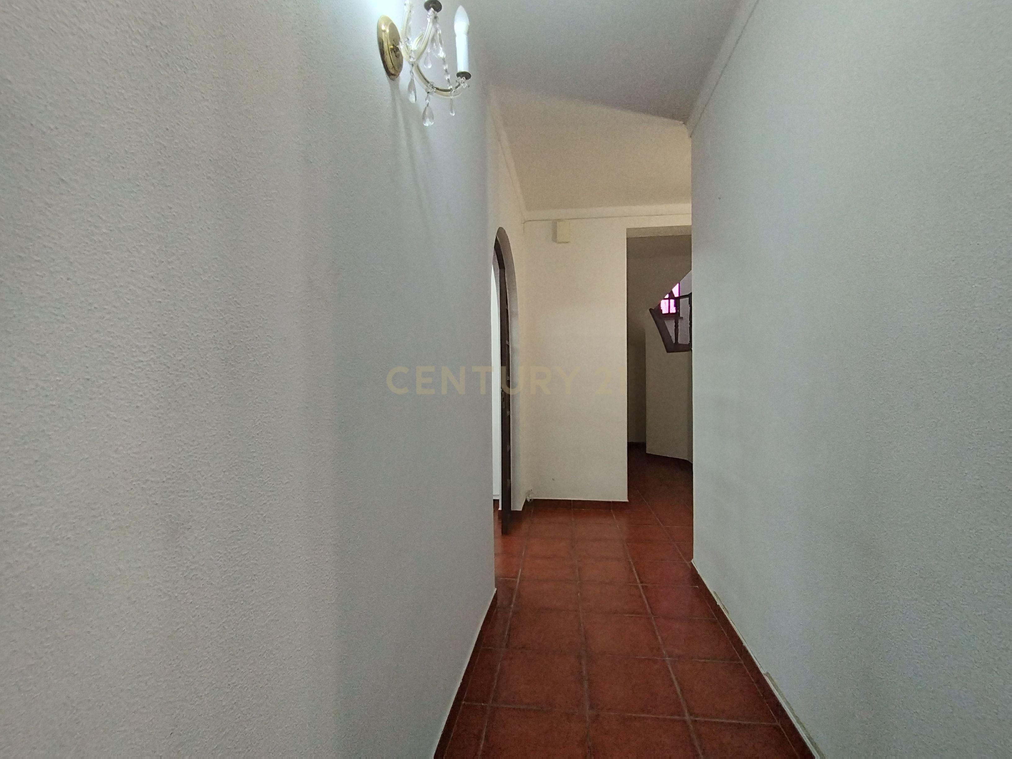 Moradia T4, usada, para venda em Torres Vedras. - Image 9