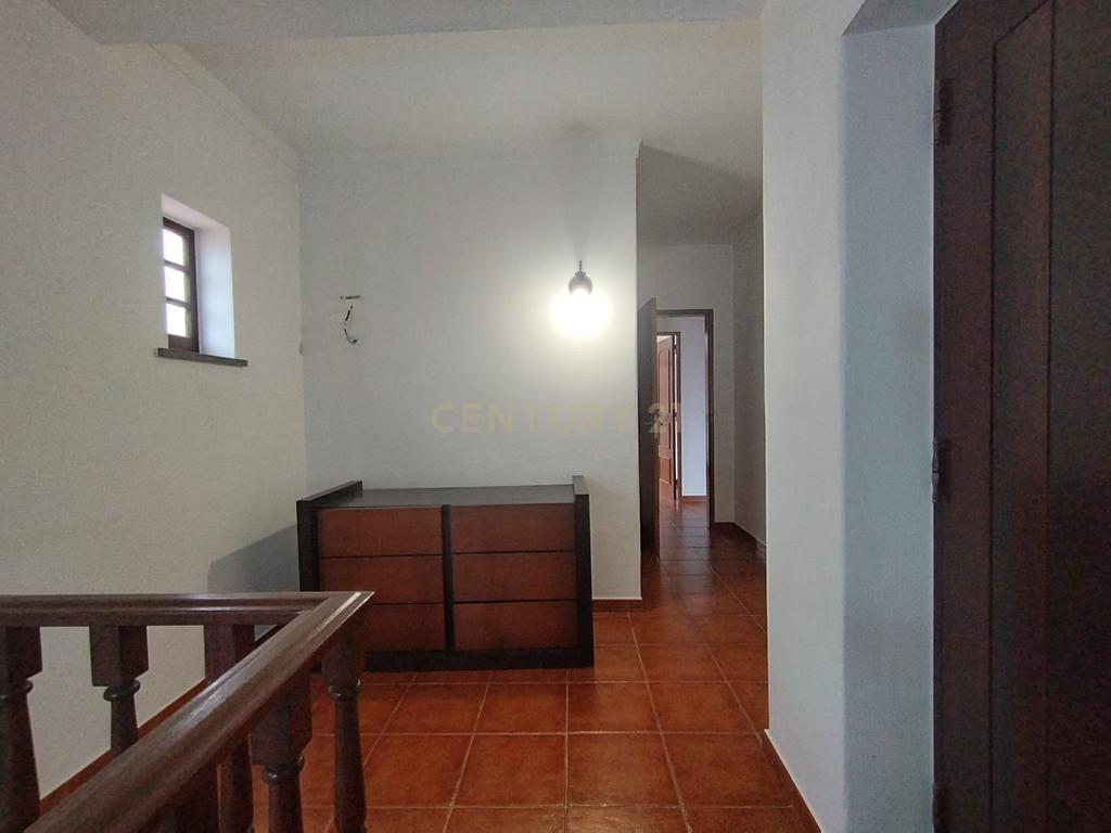 Moradia T4, usada, para venda em Torres Vedras. - Image 11