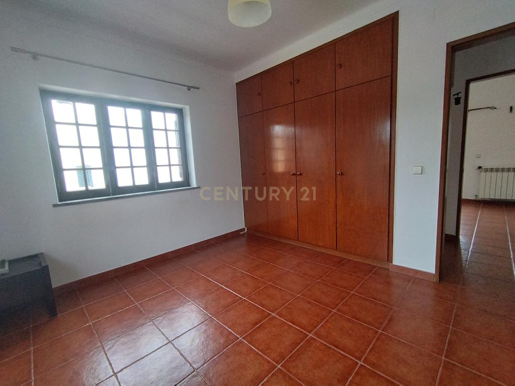 Moradia T4, usada, para venda em Torres Vedras. - Image 15