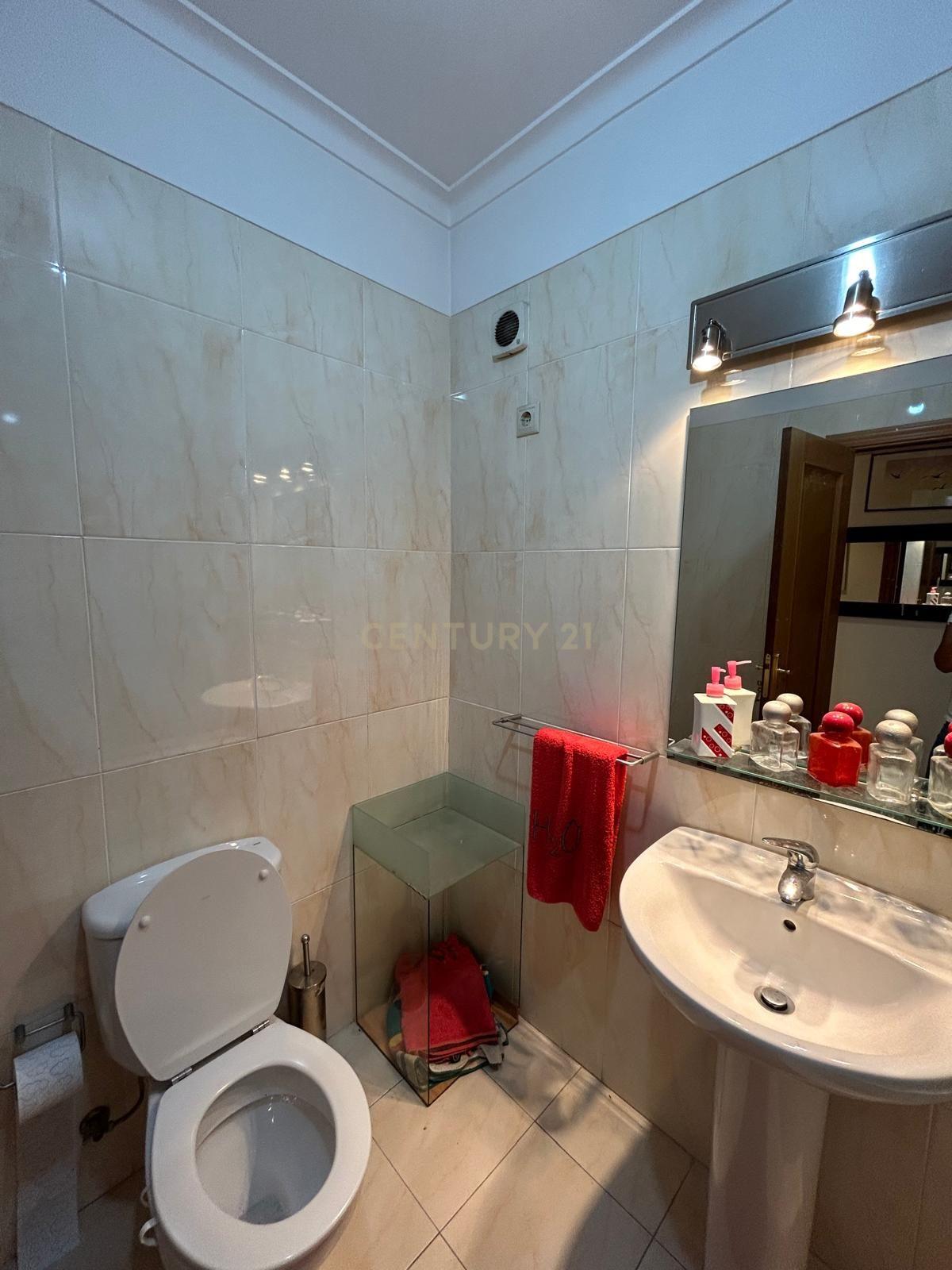 Apartamento T0 em Rua José Farinha Carnide, Telheiras - Image 9