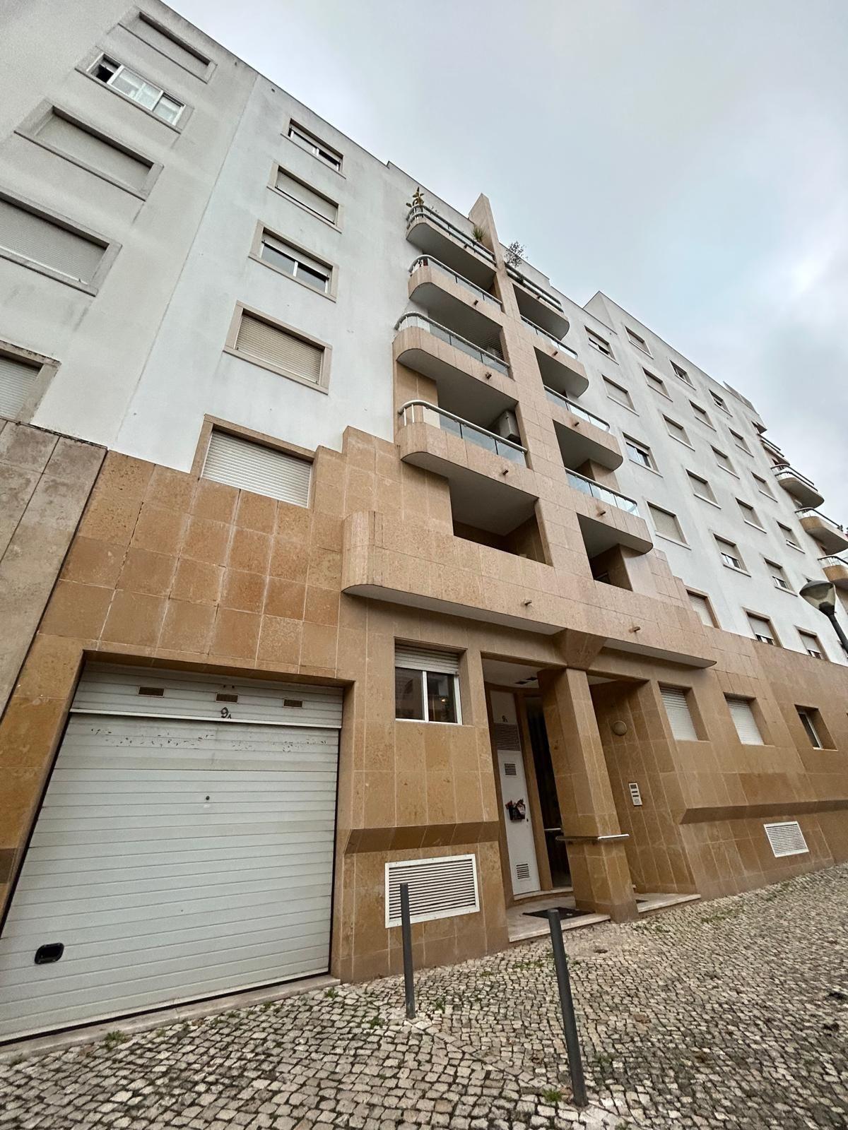 Apartamento T0 em Rua José Farinha Carnide, Telheiras - Image 16