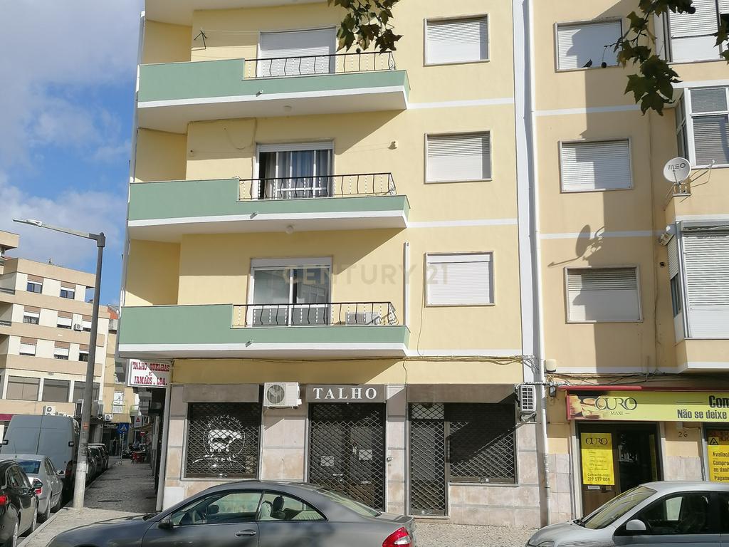 Loja no centro de Alverca - Image 2